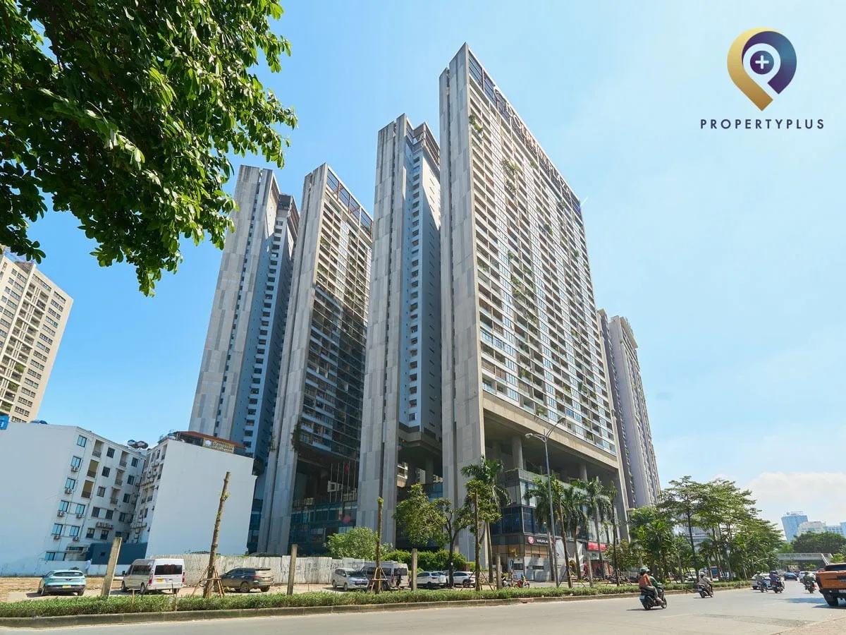 Toàn cảnh tòa nhà Dolphin Plaza nhìn từ đường Trần Bình.